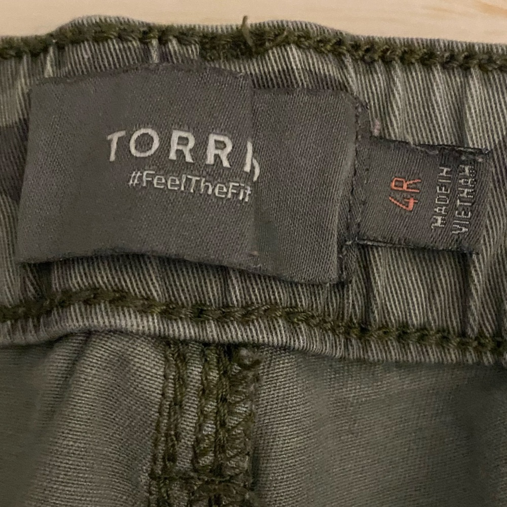 torrid Feel the Fit Olive Green Camo Cargo Pants - Utility Style - Picture 6 of 7